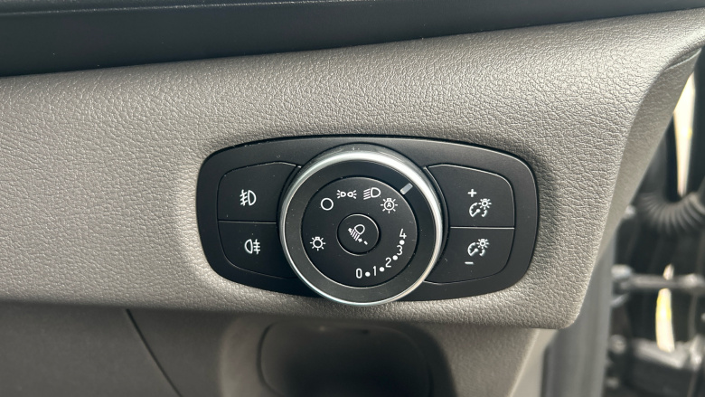 Ford Transit Custom 320 L2 Diesel Fwd 2.0 EcoBlue 130ps Low Roof Limited Van